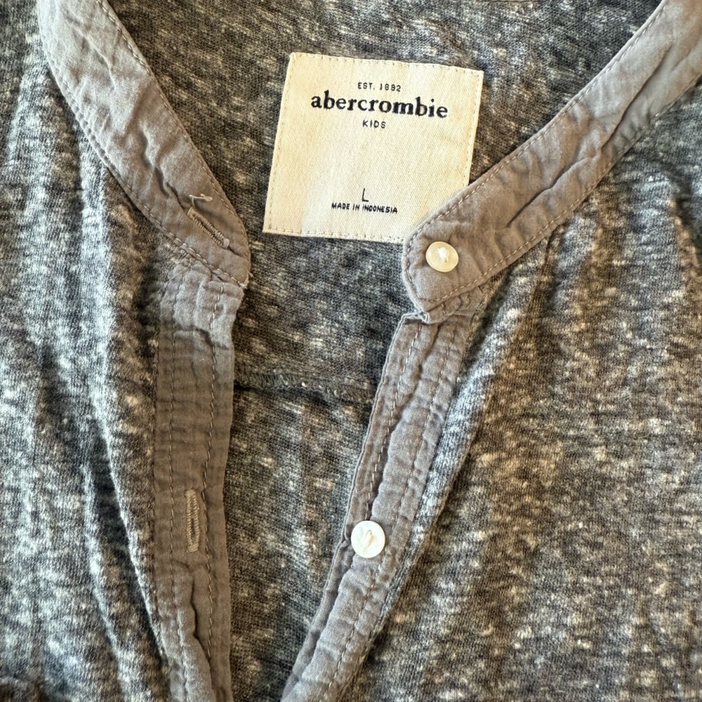 Abercrombie Kids Heathered Gray Button Top